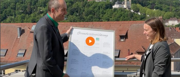 Prof. Dr. Bolsinger (THWS) im Fachgespräch mit Hanna Edenharter (PSD Bank Nürnberg)